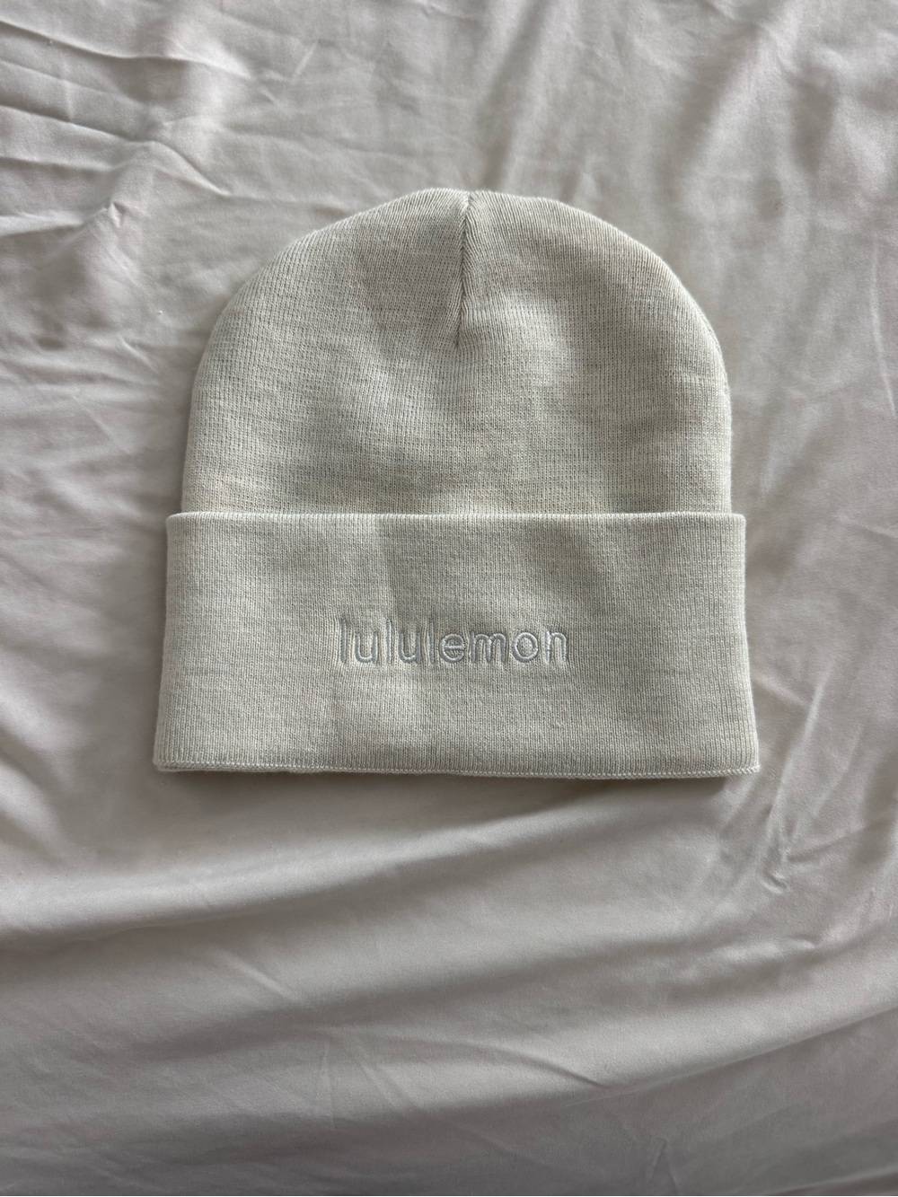 Lululemon beanie, never worn